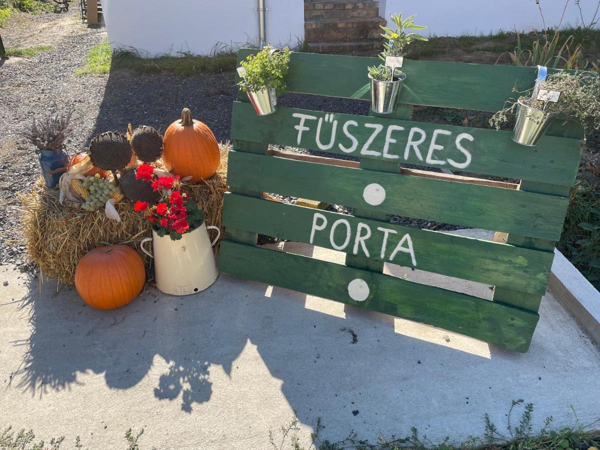Villa Fuszeres Porta Mihalyfa Esterno foto